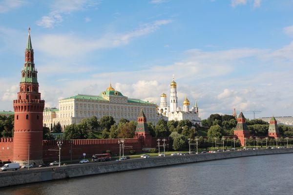 Кремль оценил прогнозы Собянина о том, когда россияне смогут вернуться к привычной жизни