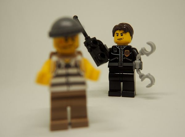 Lego отказалась от рекламы конструкторов с полицейскими из-за протестов в США