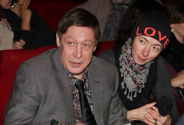 Жена Ефремова не знала о пьяном ДТП с участием актёра