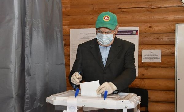 Первый президент Татарстана принял участие в голосовании по поправкам к конституции