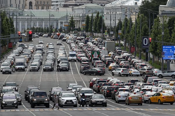 В Москве запретят проезд по выделенным полосам