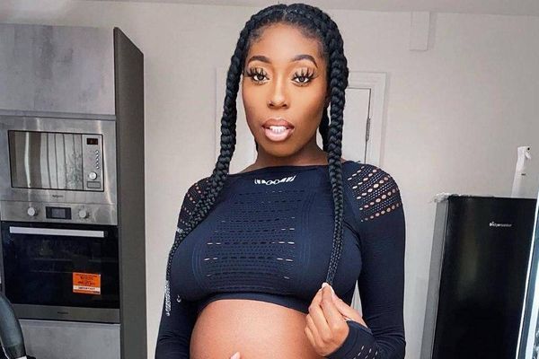 Блогерша, которая на последних видео светилась от счастья, умерла на восьмом месяце беременности