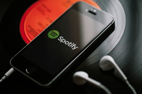 Spotify наконец появился в России. Он интереснее "Яндекс.Музыки" и Apple Music, но есть проблемы