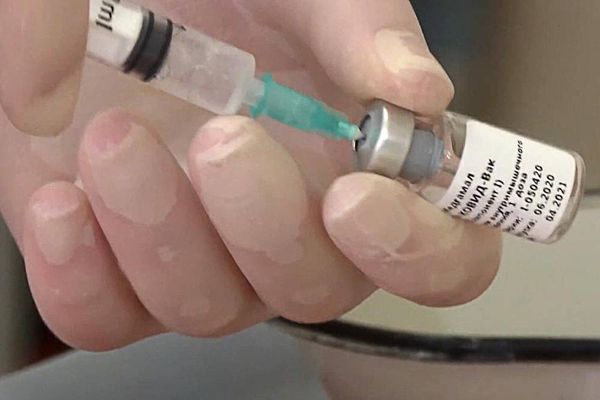 В России выпустили в оборот новый препарат от коронавируса