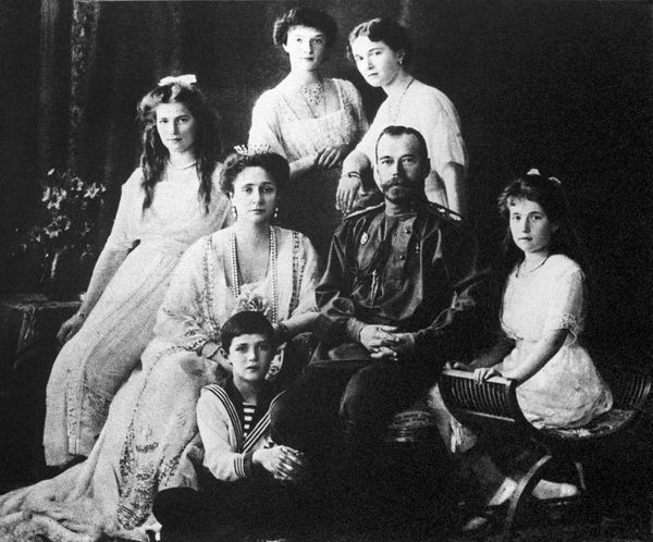 В СК опровергли версию об уничтожении тел семьи Николая II с помощью кислоты