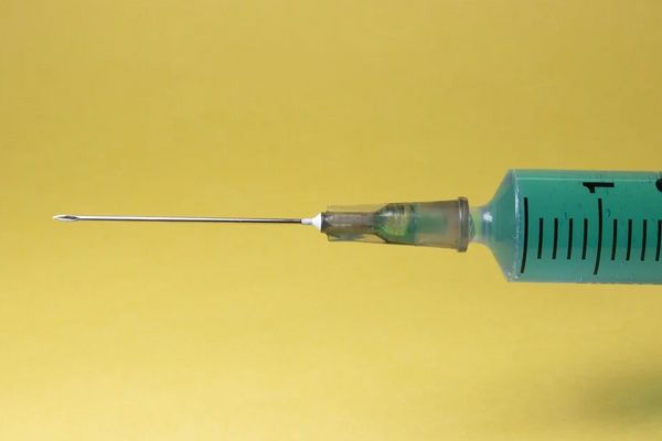 Стало известно, кому не подойдёт вакцина против коронавируса