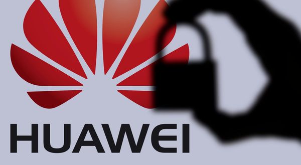 Петля на горле Huawei сдавливается. Что происходит с китайским IT-гигантом в России и остальном мире