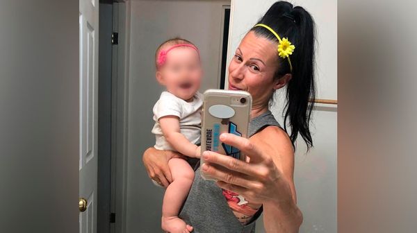 В Канаде мать с грудным ребёнком не пустили в самолёт из-за отказа надеть маску