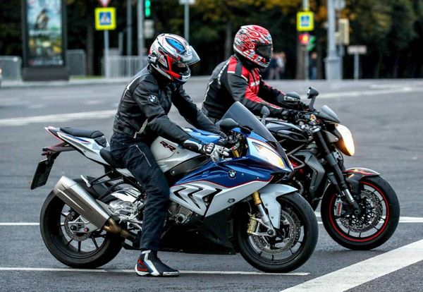 В России предложили штрафовать мотоциклистов за опасные манёвры на дороге