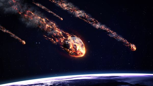 Обстрел из космоса. Что стало с людьми, на которых упал метеорит: 3 реальные истории
