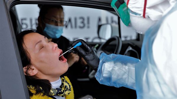 Качели смерти. Почему Казахстан обгоняет Китай по количеству заражённых коронавирусом