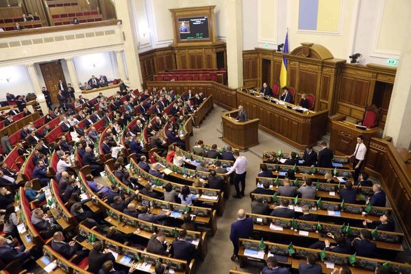 Депутаты Рады требуют от Зеленского провести местные выборы на территории Донбасса