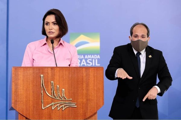 Жена президента Бразилии заразилась коронавирусом вслед за мужем