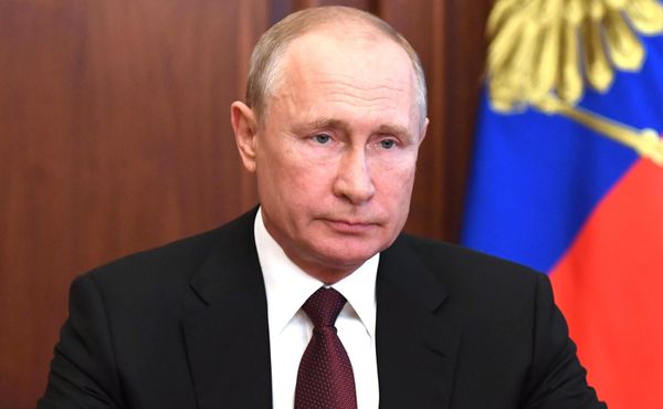 Путин заявил, что губернаторы докладывают о постепенном снятии ограничений по коронавирусу