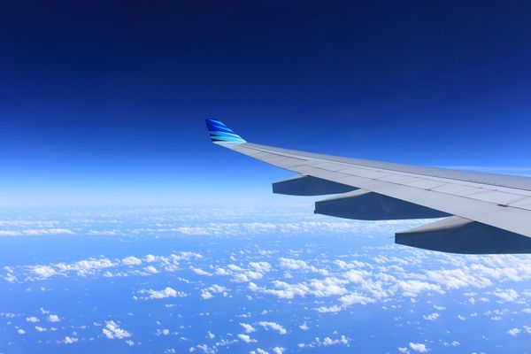 Песков — о возобновлении полётов за границу: Перспективы неясные