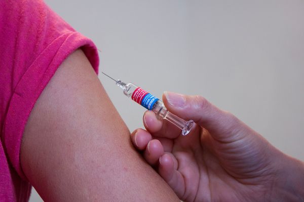 Мурашко: В России 17 перспективных вакцин