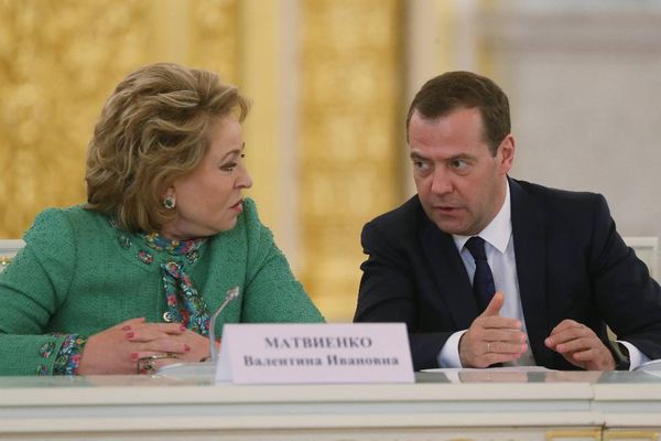 Матвиенко опровергла автоматическое наделение Медведева пожизненным статусом сенатора