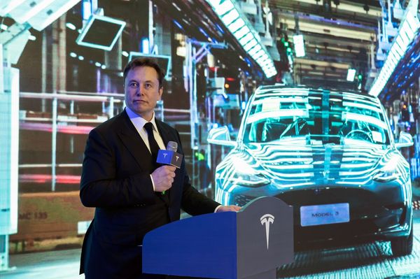 Илон Маск заявил о скором создании полностью автономной машины