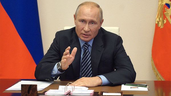 Путин поручил обеспечить принятие законов о повышении НДФЛ и налоговом манёвре в IT