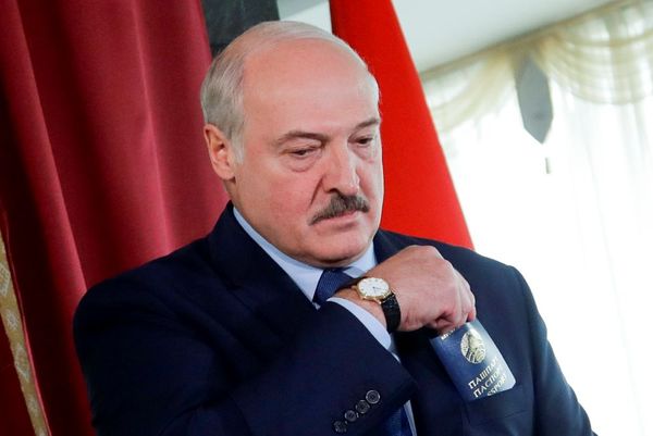 "Фальсификация и трагедия". Американский сенатор пригрозил Лукашенко санкциями по итогам выборов