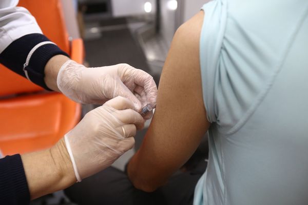 Стало известно, когда начнётся массовая вакцинация россиян от коронавируса