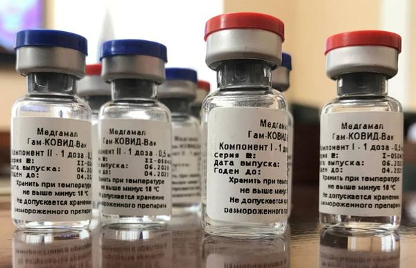 Гинцбург заявил, что российская вакцина будет защищать от коронавируса не менее двух лет