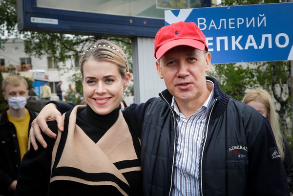 Цепкало сообщил, что его жену и детей не пропускают на границе России и Украины