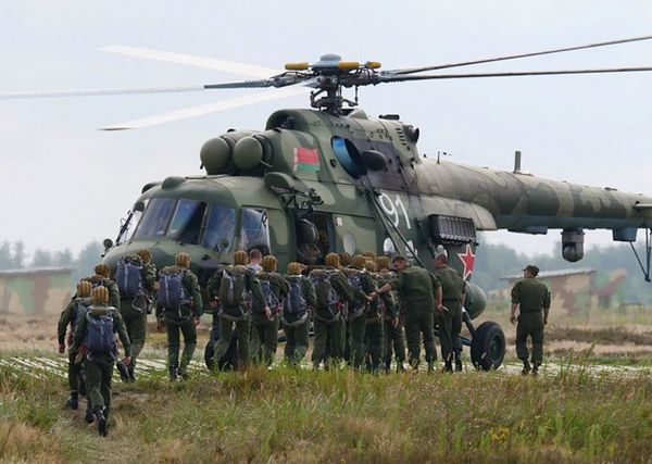 Белоруссия анонсировала военные учения у границы с Литвой