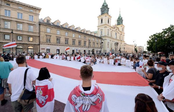 Польша попросила Евросоюз стать белорусам альтернативой России