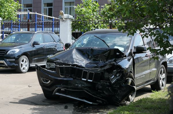 К делу Ефремова приобщили отзыв эксперта, указавшего на возможность повлиять на автомобиль через спутник