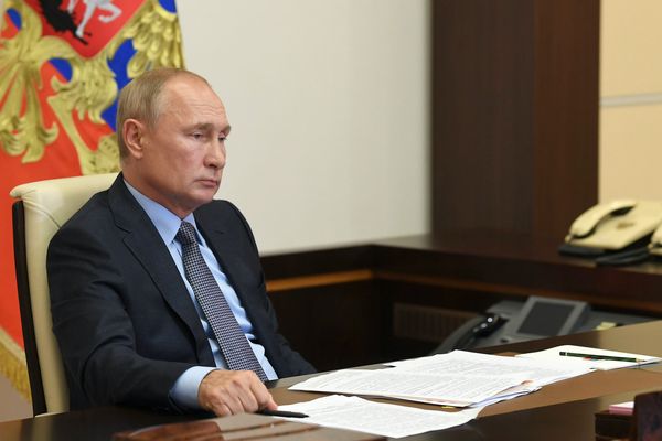 Путин заявил, что антироссийские санкции по Крыму создают некоторые проблемы