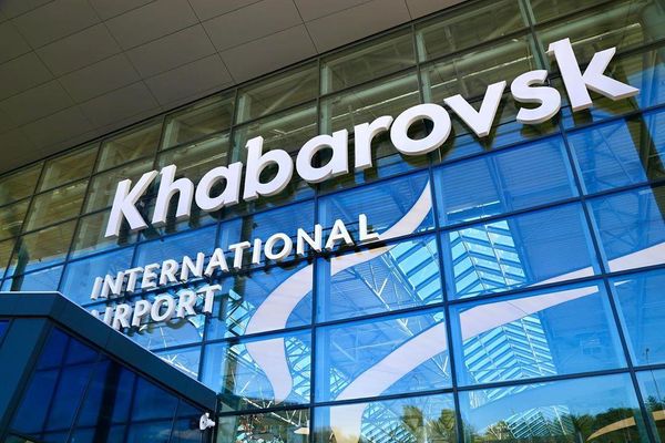 Из здания аэропорта Хабаровска эвакуировали более 1,5 тысячи человек из-за угрозы минирования