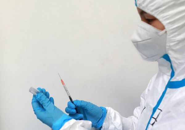 Китай испытает на людях вакцину от CoVID-19 на основе клеток насекомых