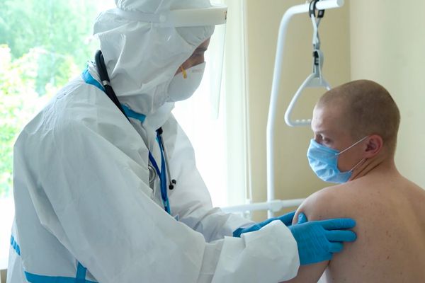 Опрос показал, сколько россиян готовы сделать прививку от коронавируса
