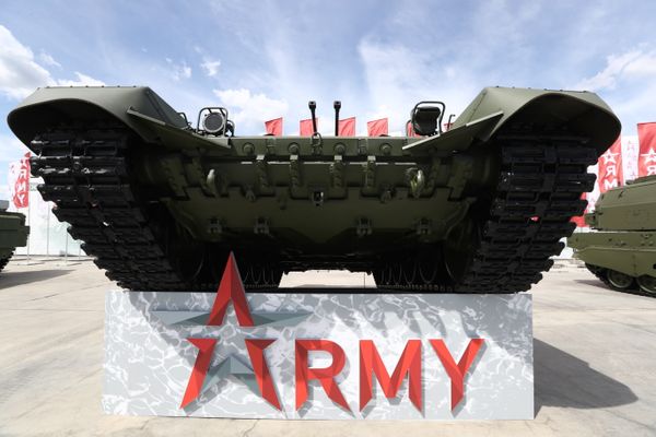Танк Т-14 "Армата" испытали как беспилотник