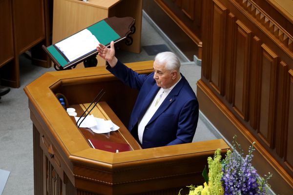 Кравчук обвинил бывшее руководство Украины в развязывании войны в Донбассе