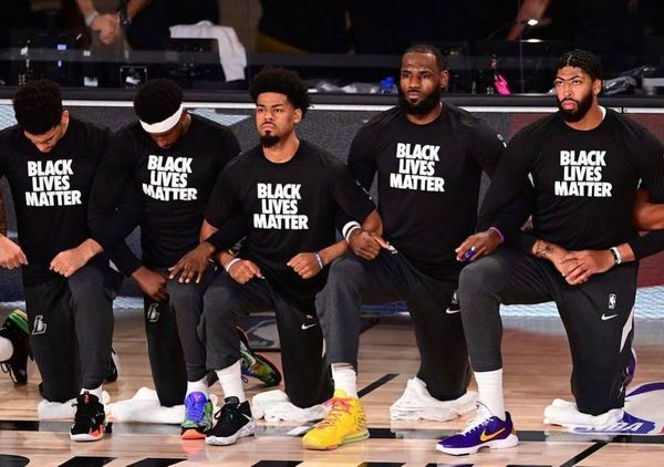 "Идёт охота на чернокожих". Зачем игроки НБА устроили бойкот из-за стрельбы в Висконсине