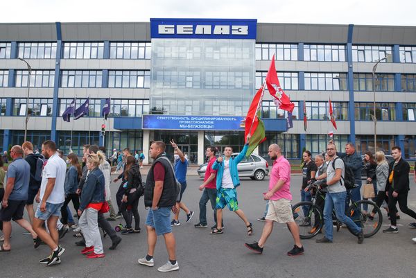 В Правительстве Белоруссии заявили, что призывы к забастовкам на заводах исходили не от рабочих