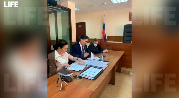 Новое слушание по делу о ДТП: Ефремов отказался от назначенного адвоката, а Пашаев просит провести ещё одну экспертизу