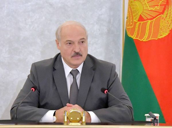 Лукашенко рассказал о третьем варианте Конституции Белоруссии