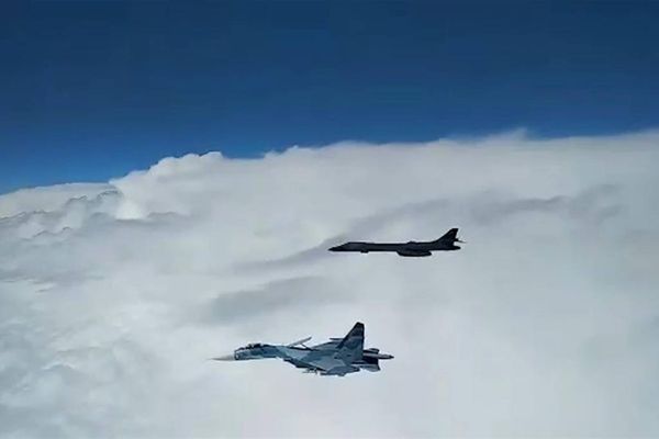 Российские Су-27 поднялись в воздух для перехвата трёх бомбардировщиков США над Балтикой