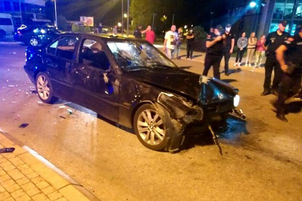 В Черногории автомобиль протаранил толпу празднующих победу оппозиции на выборах