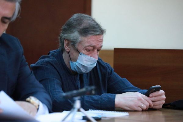 "У меня трое детей, им обидно". Ефремова возмутили слова адвоката про похрюкивания в суде