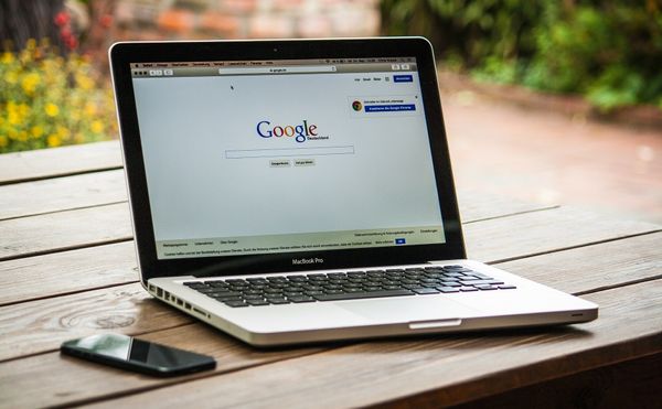 Вице-президент Аргентины подала на Google в суд за то, что поисковик назвал её вором