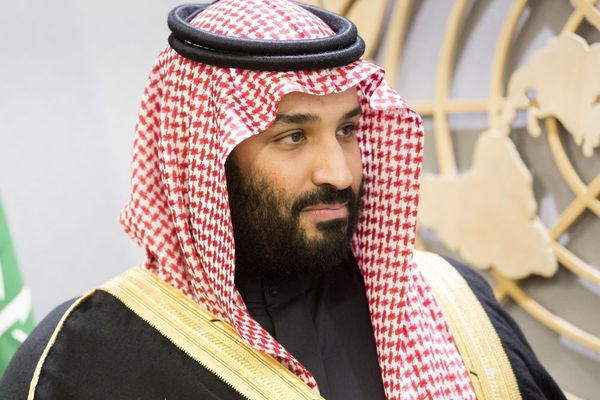 "Захватил двух детей, чтобы заманить обратно". Саудовского принца обвинили в покушении на убийство