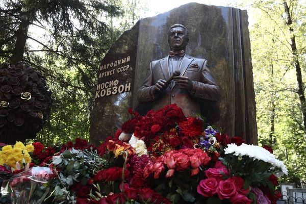 Сообщение о "минировании" памятника Кобзону на Востряковском кладбище оказалось ложным