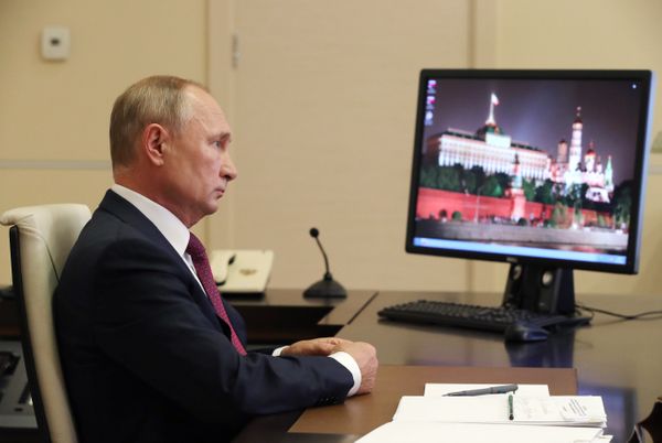 Путину предложили сыграть в "танчики" со школьниками. Президент ответил, что не против киберспорта