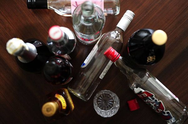 Врач назвал средний возраст россиян, страдающих алкоголизмом
