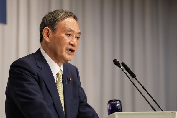 Ёсихидэ Суга избран председателем правящей партии Японии. Он станет новым премьером