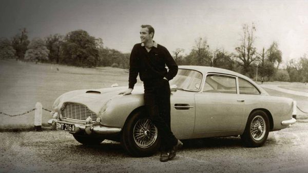 Любимая машина Бонда — снова в "Формуле-1". Aston Martin вернулся в гонку

